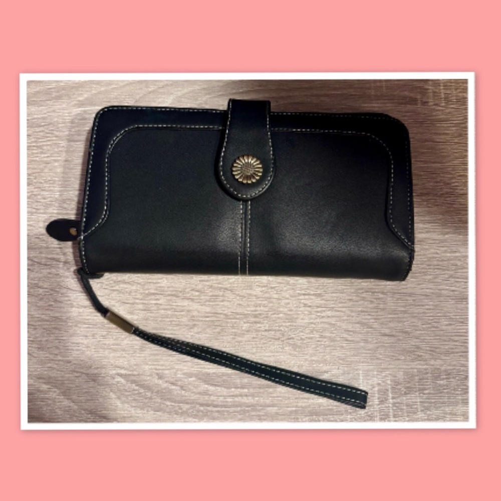 Women’s Black Wallet